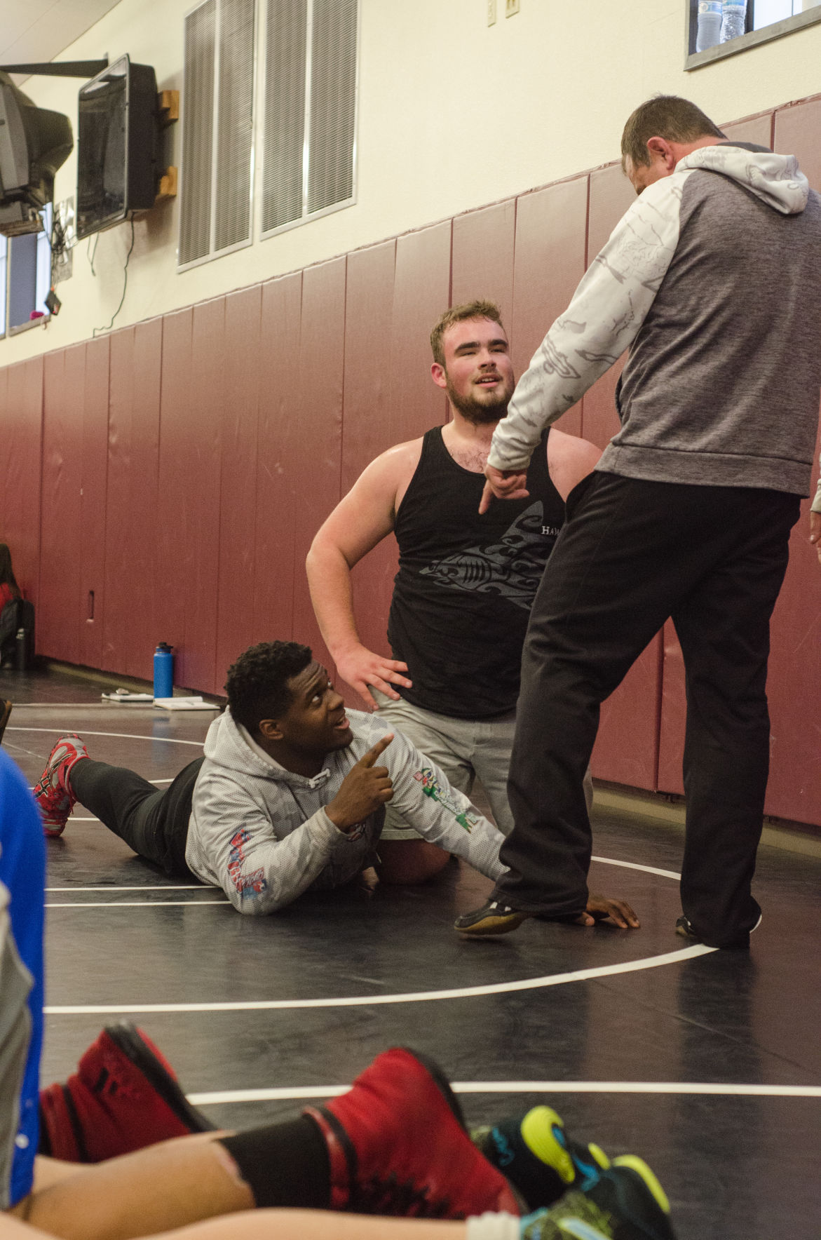 191205.sports.yelmwrestling.er6.jpg